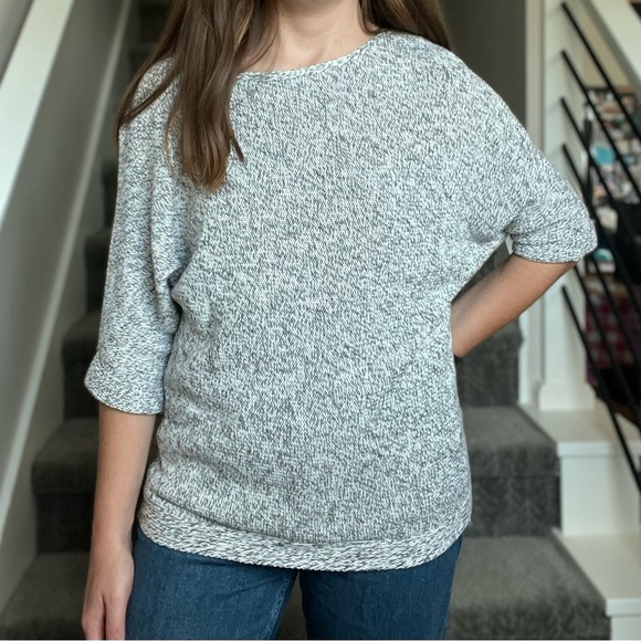 ✨Host Pick✨ H&M Marled Gray Dolman Sleeve Sweater - Picture 2 of 7